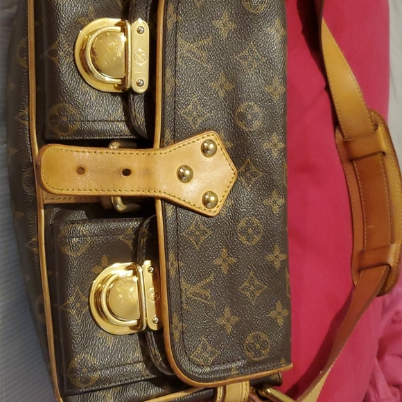 Lv 2 pocket purse - Picture 1 of 5